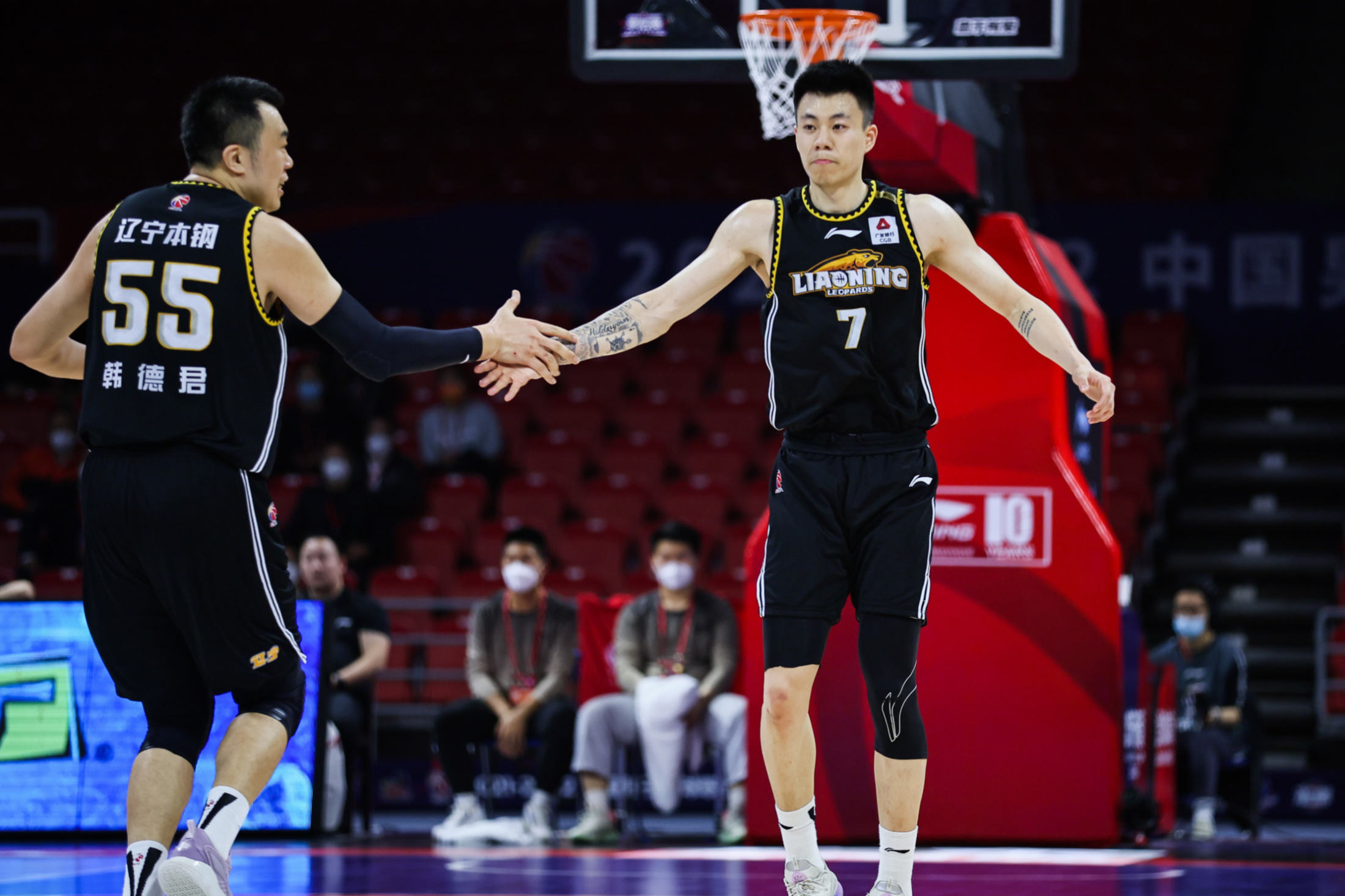 赛前上海海港内部沟通：CBA季后赛节点到来，气氛紧张，球探报告显示潜力的简单介绍-